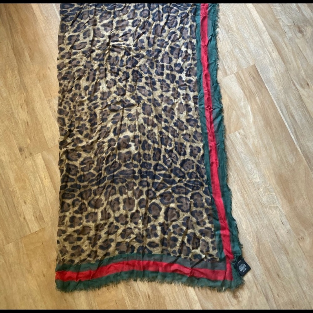 Gucci Leopard Web Trim Scarf